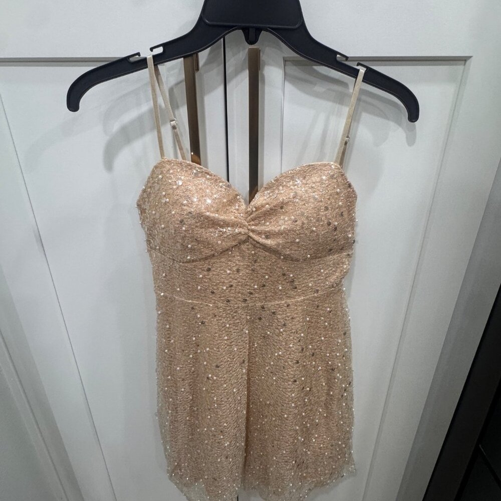Emerald Sundae Womens Gold Sequin Mini Dress With Spaghetti Straps & Sweetheart